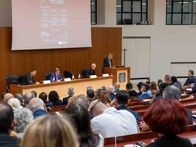 La defensa de la verdad frente a la inteligencia artificial, eje de un encuentro sobre periodismo y la encíclica Magnifica Humanitas