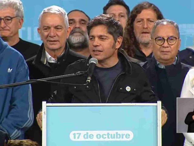Kicillof defendió a Cristina Kirchner en el Día de la Lealtad, cruzó a Milei y envió un mensaje a la interna del peronismo: “Su obligación es actualizar la doctrina”