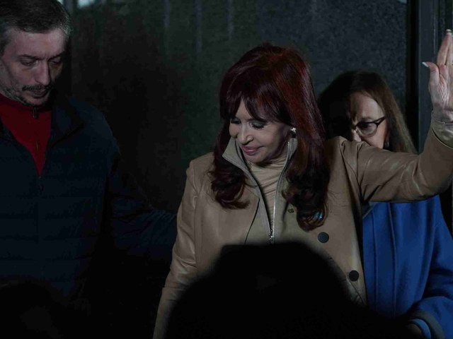 Cristina y Máximo Kirchner pidieron no asistir al juicio por asociación ilícita y lavado de dinero