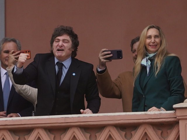 El giro de los Milei en busca de supervivencia y el temblor que viene en el planeta de los Macri