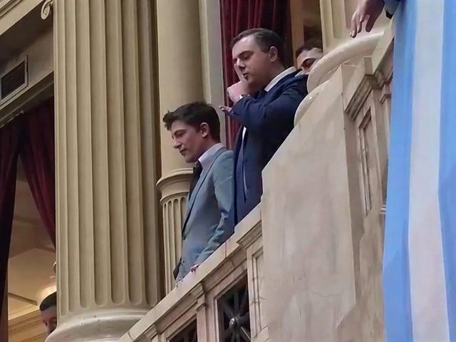 La caída en desgracia de Santiago Caputo hiere las chances de un “arreglo pragmático” al conflicto universitario