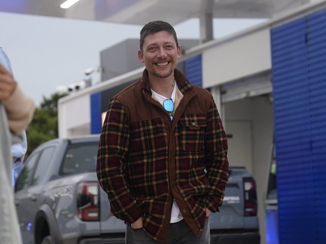 La nueva SIDE y la crisis de la obra social militar, los ejes de una reunión privada entre el ministro de Defensa y Santiago Caputo