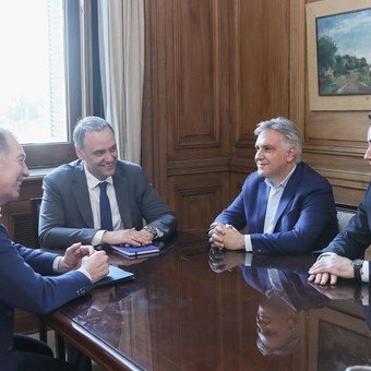 El Gobierno recibió a los gobernadores de San Juan y Córdoba: la negociación por el apoyo al Presupuesto y las reformas en el Congreso