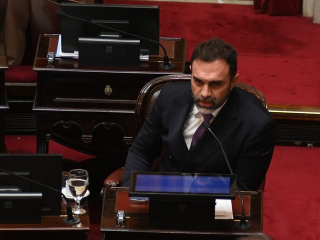 Acuerdo entre los K y LLA para que la bicameral encargada de controlar las cuentas de Milei quede en manos del oficialismo