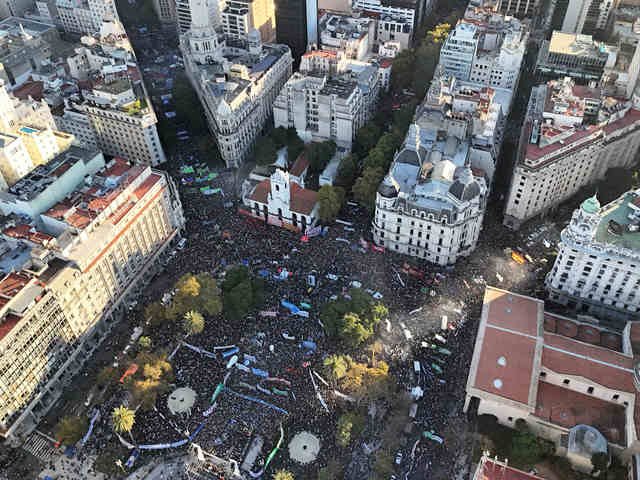 Otra masiva marcha universitaria contra el Gobierno para que cumpla la ley de financiamiento
