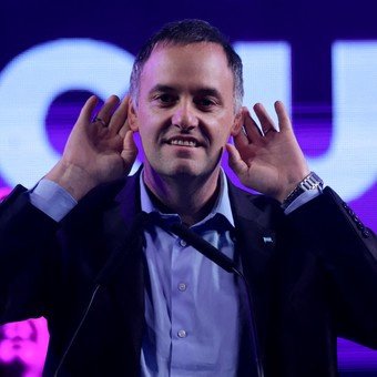 Una nueva encuesta confirma el impacto del escándalo Adorni: 20 puntos de caída en tres meses