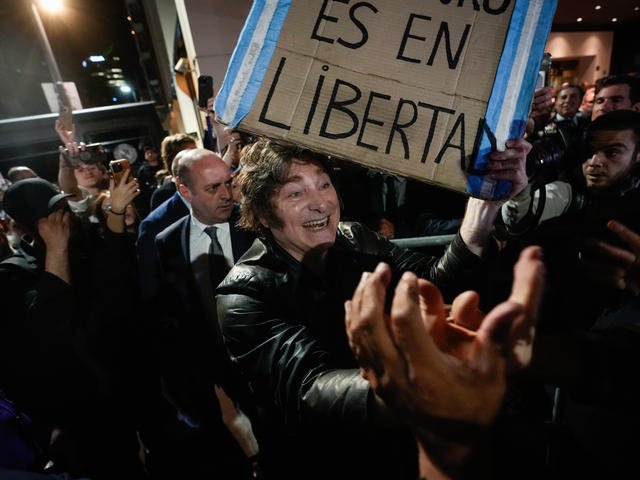 Milei construyó su milagro electoral y descolocó al kirchnerismo