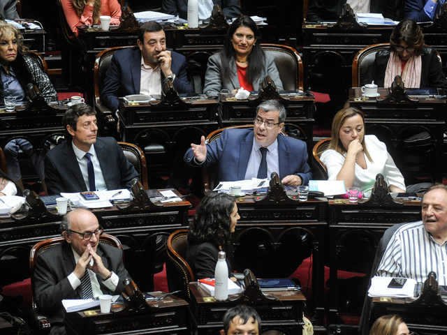 El peronismo hizo catarsis en Diputados: hubo mensaje de unidad y resignación por el Presupuesto