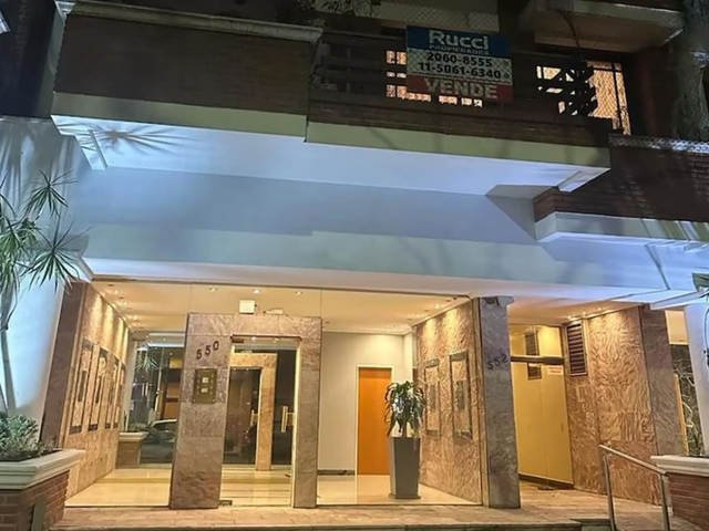 El departamento de Adorni refaccionado e investigado, en fotos: el antes y el después de la propiedad y quiénes están detrás de la venta