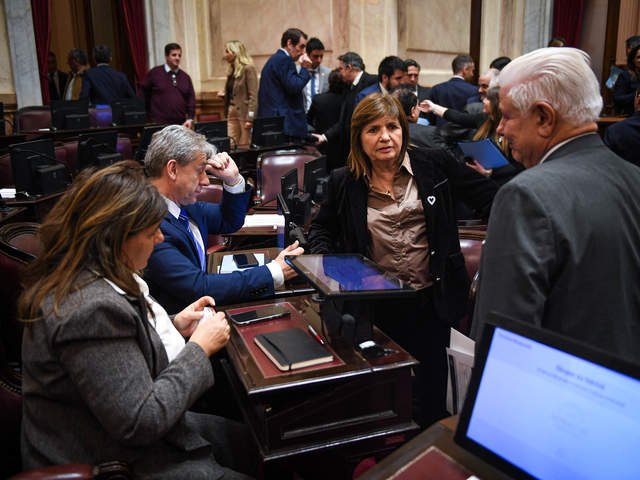 Por presión de la UCR y los gobernadores, el Gobierno volvió a postergar el proyecto de propiedad privada