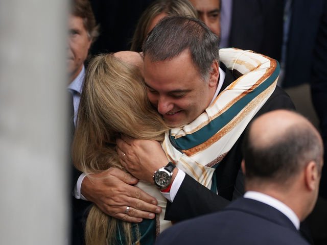 El efecto “catarata” sobre Manuel Adorni y un incómodo nexo con Karina Milei