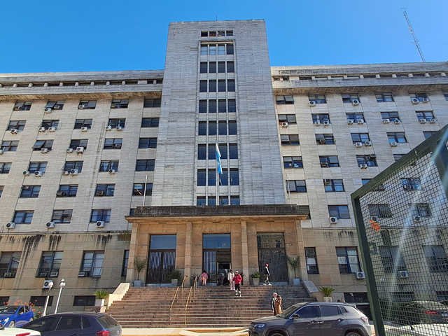 La motosierra sigue en la justicia: no hay plata para infraestructura y peligran los juicios por corrupción