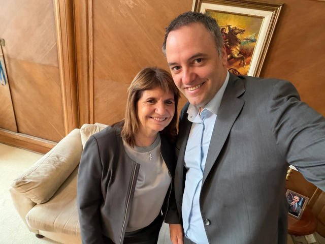 Bullrich volverá a cargar contra Adorni si sigue sin presentar su declaración jurada