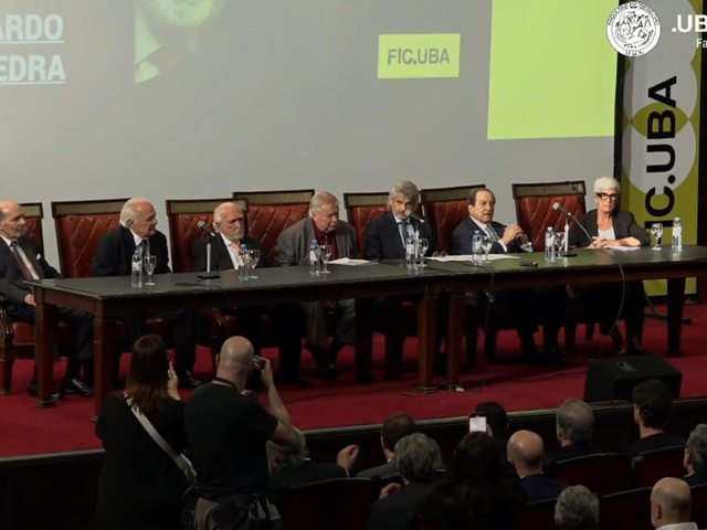 A 40 años del Juicio a los ex comandantes, la UBA le entregó el Doctorado Honoris Causa a los jueces de la Cámara Federal