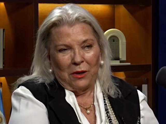 Elisa Carrió puso bajo la lupa a Manuel Adorni por la compra del departamento: “Es muy raro”