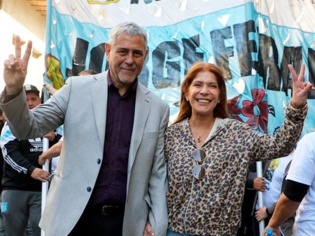 Varios intendentes planean sus sucesiones con esposas y hermanos mientras esperan retocar la ley de reelecciones indefinidas en la Provincia