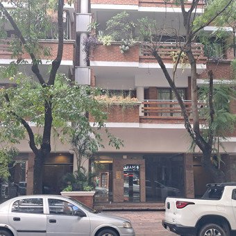 La Justicia sumó otro gasto por unos muebles y afirman que Adorni le habría pagado 255.000 dólares al constructor Tabar