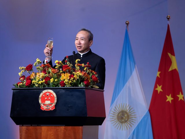 Dura respuesta de la embajada China a los dichos del embajador estadounidense Peter Lamelas: “Atacó y difamó la cooperación entre China y Argentina”
