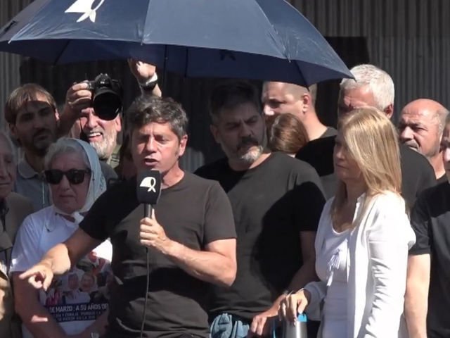 En la marcha del Día de la Memoria, Axel Kicillof dijo que “a Milei le queda poco” y aseguró que Cristina Kirchner es inocente