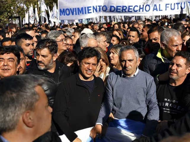 Día de la Lealtad: Kicillof irá en caravana a lo de Cristina, pero después hará acto propio