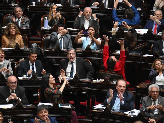 El peronismo bajo alerta por la amenaza de ruptura en Diputados