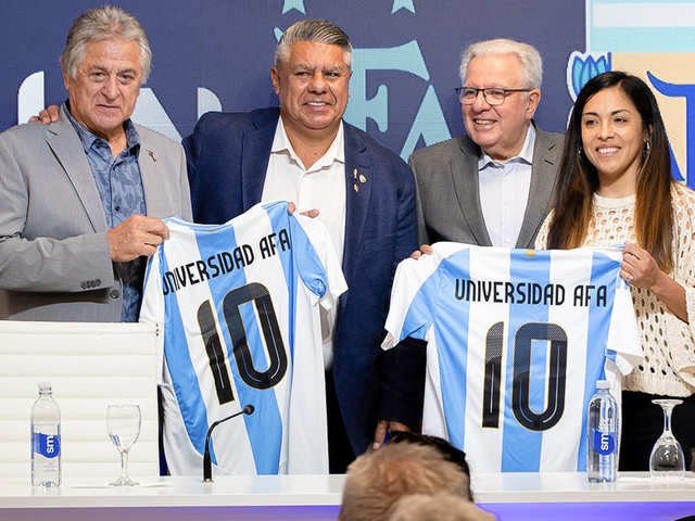 Expo de campeones y la idea de la universidad del fútbol: la influencia de Javier Faroni en los negocios culturales del Chiqui Tapia