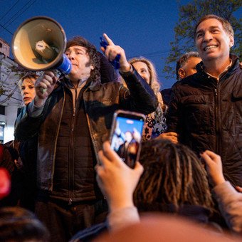 Javier Milei vuelve a la Provincia para una foto de un municipio que se le escapó en las elecciones provinciales