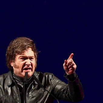 Una nueva encuesta confirma una caída en la imagen de Milei y trae dos datos clave para 2027