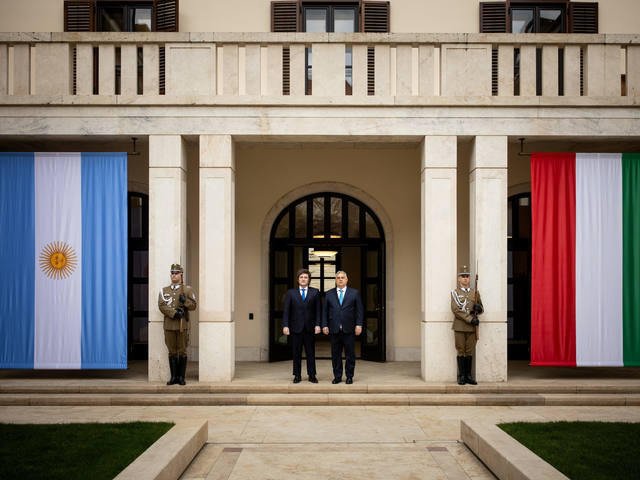 Milei en Hungría: cita con Orbán y un escenario frente a la derecha europea en la que descargó su “batalla cultural”