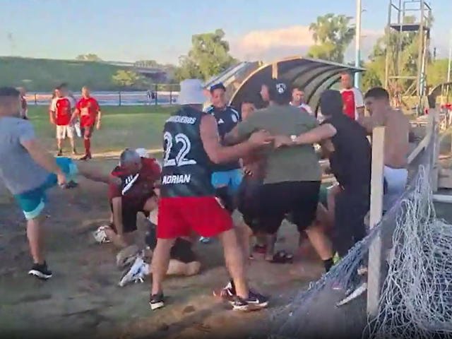 Rebelión contra Moyano: una batalla campal entre facciones deja al desnudo la interna en Camioneros