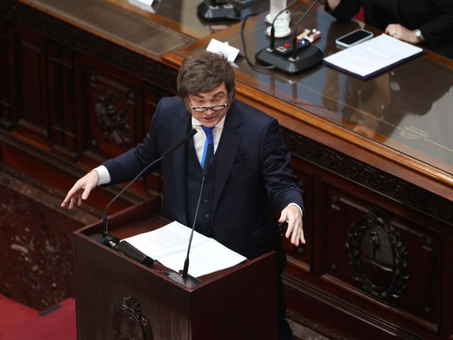 “Tobillera”, “Chilindrina troska” y "el poeta": las perlitas del discurso de Milei en el Congreso