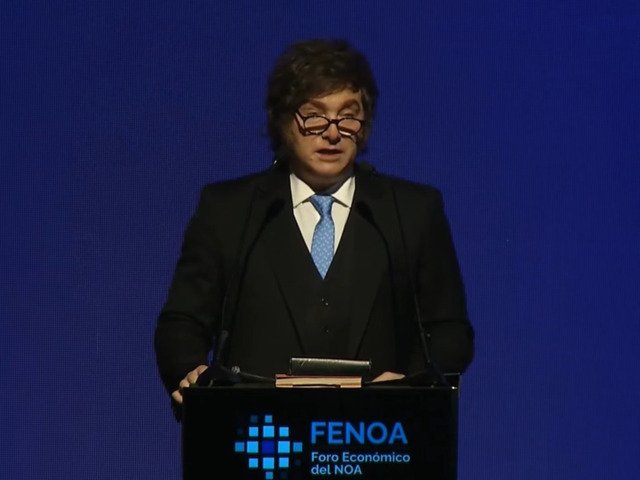 Milei busca mantener a flote una narrativa en crisis