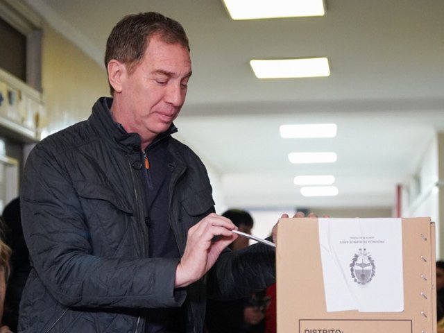 El Gobierno se presentó en la Justicia para cambiar a Espert por Santilli y pidió la reimpresión de las boletas en Provincia