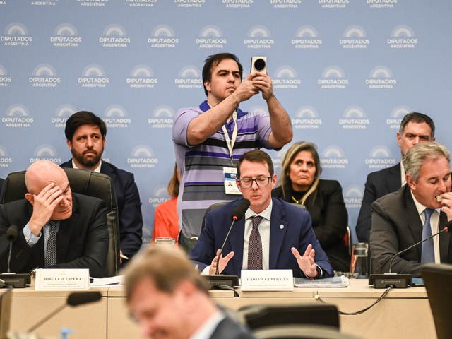 Presupuesto: Guberman defendió el Presupuesto 2026 y se fue abruptamente tras un cruce con la Izquierda por Israel