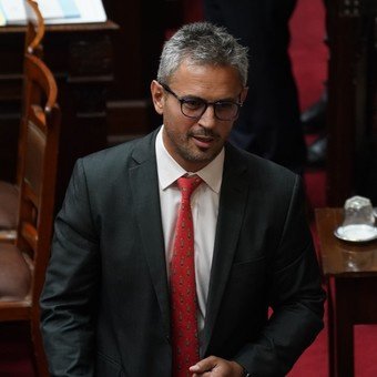 Martín Menem cruzó a Quintela por sus dichos sobre cómo llegará Milei al final de su mandato: "Es un mono con un martillo en una cristalería"