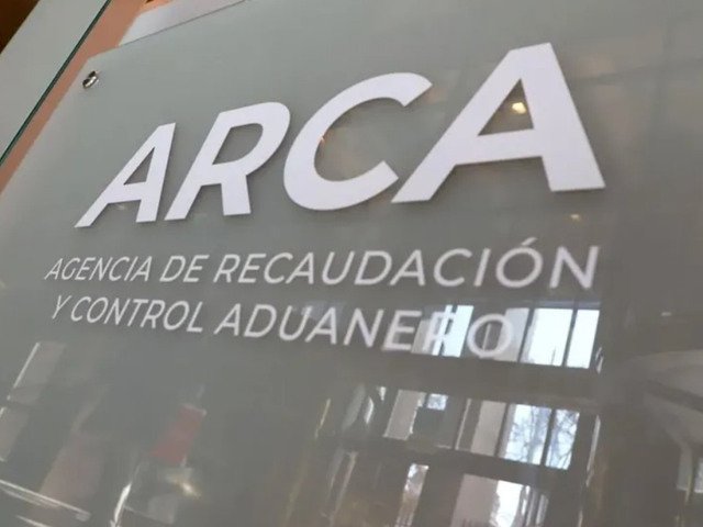 Denuncia de ARCA: allanan 32 propiedades en Canning por evasión impositiva agravada y posible lavado de activos