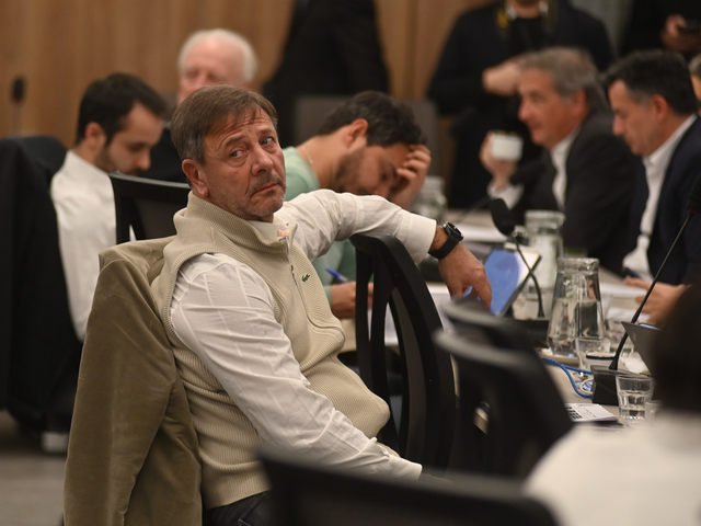 “Adorni debería dar un paso al costado”: el diputado Zago dijo que su situación es un bochorno y lo cuestionó por “tomar las mismas costumbres que criticó”