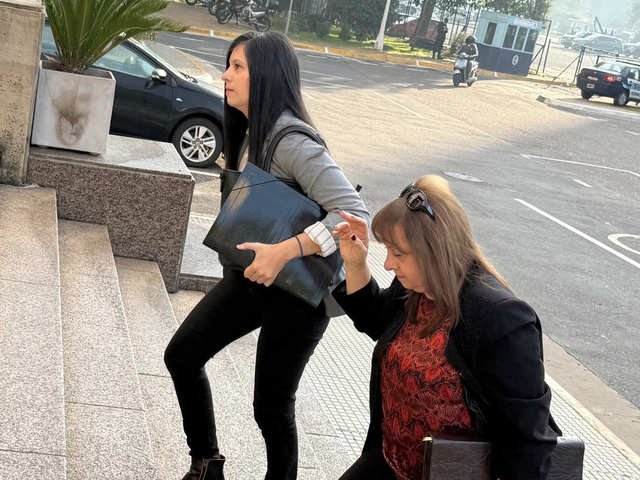 Las dos prestamistas de Adorni declararon haberle dado 100.000 dólares en efectivo al jefe de Gabinete para comprar su primer departamento