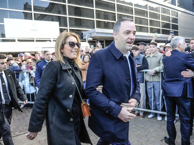 Qué respondió (y qué no) Manuel Adorni cuando le preguntaron sobre su patrimonio, el de su esposa, sus viajes y su relación con Marcelo Grandio