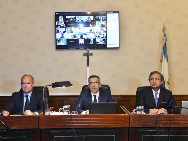 Cuadernos: la Cámara de Casación rechazó que los abogados de Cristina y De Vido participen de la reunión para agilizar el juicio