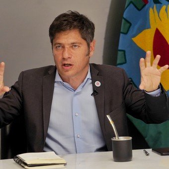 Desde sillas en el Banco Provincia hasta plata para aguinaldos, el trasfondo del endeudamiento por el que Kicillof choca con La Cámpora