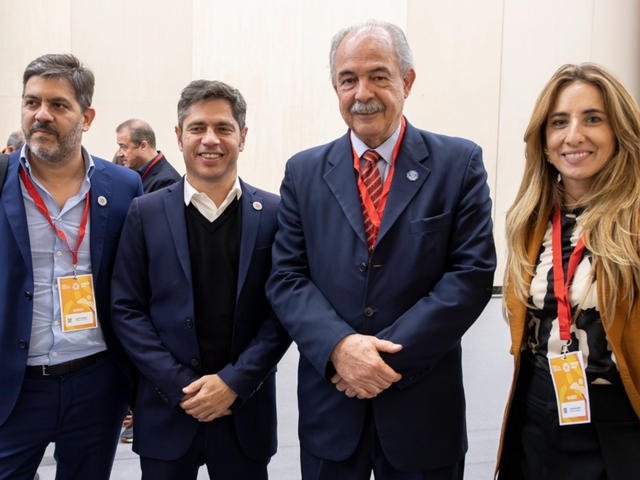Un organismo oficial le pagó los gastos del viaje a Axel Kicillof y a su comitiva para la cumbre progresista en España