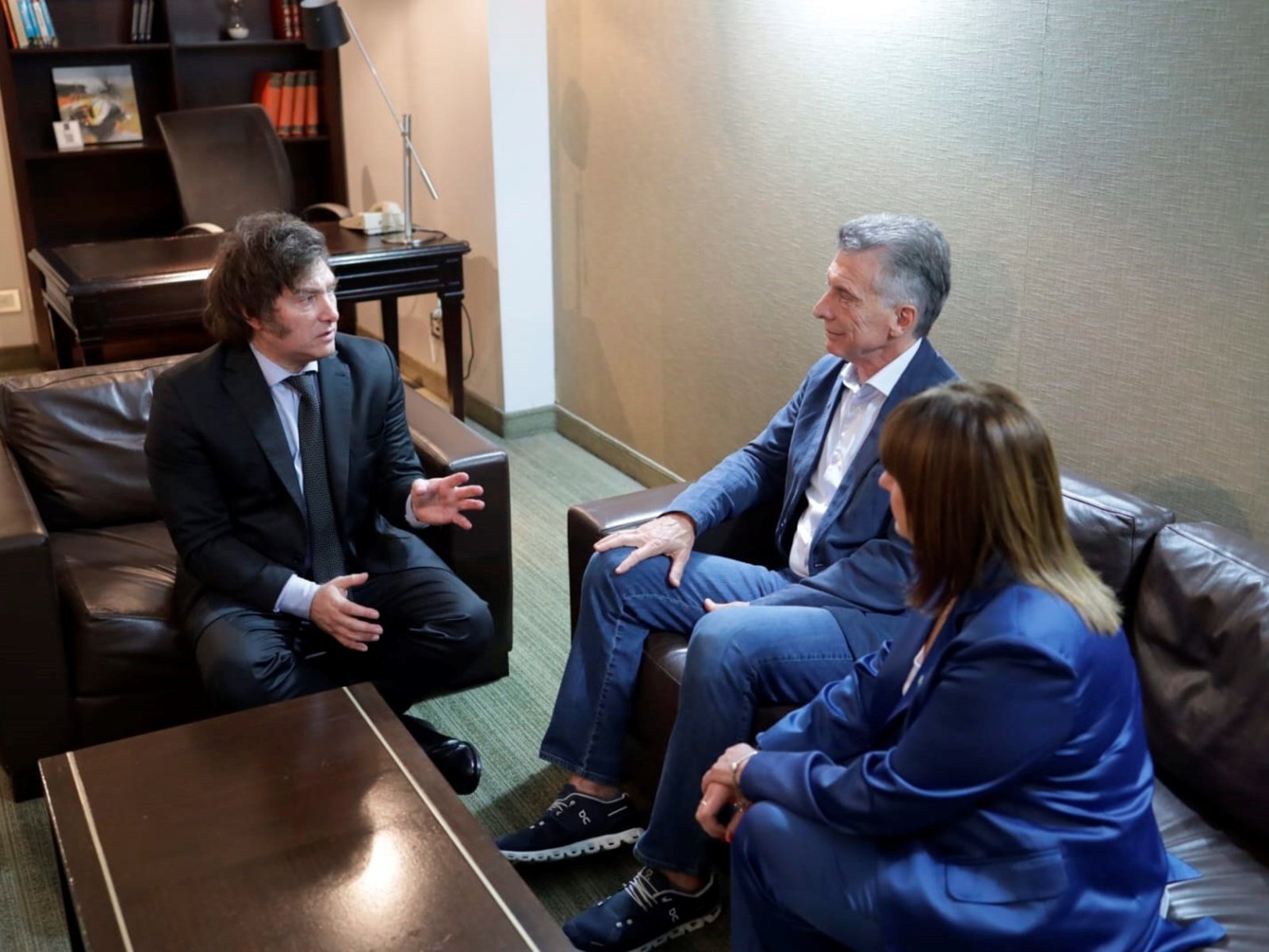 Milei y Macri se disputan a los gobernadores bajo la sombra de Bullrich y la pregunta incómoda de Pullaro