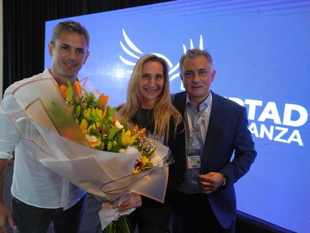 La otra cara de la interna entre Karina y Santiago Caputo: la tensión por el armado libertario en la Provincia