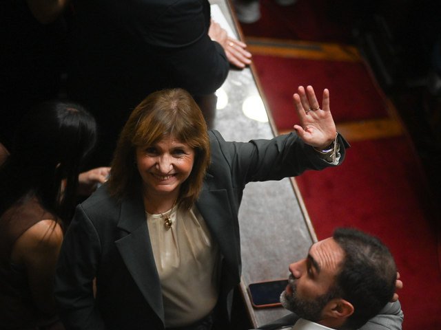 Frenéticas negociaciones en el Senado para arrancar esta semana con el debate de la reforma laboral