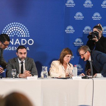 El oficialismo acuerda con aliados y busca avanzar con la reforma laboral: pidieron sesionar el miércoles 11