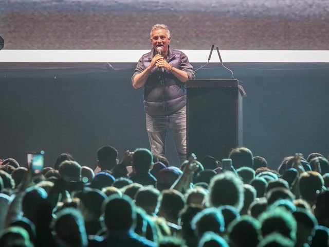 La interna libertaria se reavivó en La Derecha Fest: trolls viralizan insultos y silbidos contra Sebastián Pareja, pero Las Fuerzas del Cielo se despegan