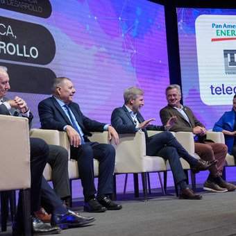 Agro 4.0 desafíos y oportunidades: las fotos de la nueva edición del ciclo Democracia y Desarrollo, organizado por Clarín