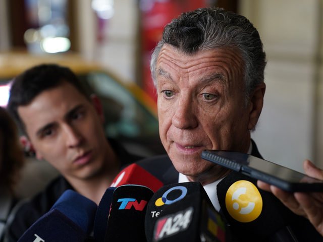 El presidente de la Cámara de Comercio defendió al Gobierno y advirtió: “Algunos vamos a quedar en el camino, pero es el precio que hay que pagar para tener una Argentina normal”