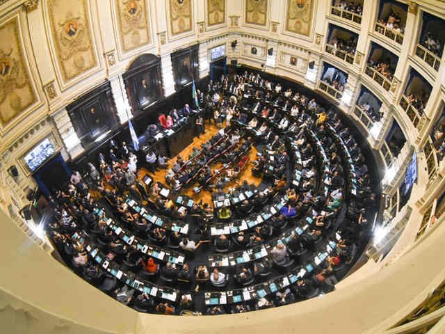 Kicillof cedió lugares en el Bapro y otros organismos para conseguir la ley de endeudamiento